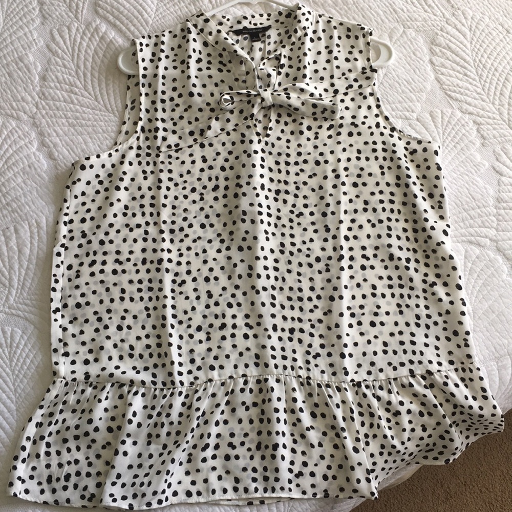 Sleeveless blouse